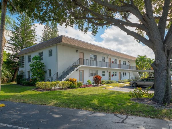 2950 SE Ocean Boulevard SE, Unit 2-4, Stuart, FL 34996