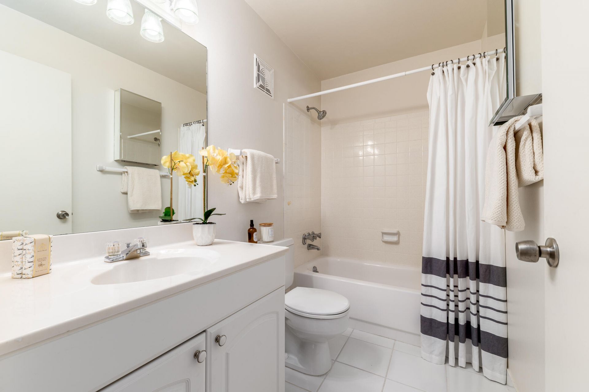 2950 SE Ocean Boulevard Se, Unit 2-4, Stuart, FL 34996 Photo