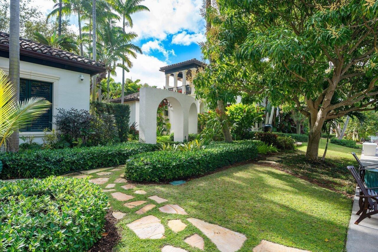 8 Driftwood Landing, Gulf Stream, FL 33483 Photo