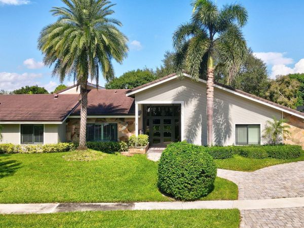 2903 Banyan Boulevard Circle NW, Boca Raton, FL 33431
