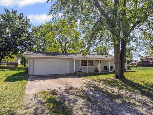 380 High Point Drive, Edwardsville, IL 62025