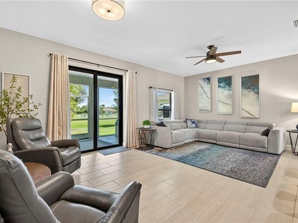 1823 NW 28th PL, CAPE CORAL, FL 33993