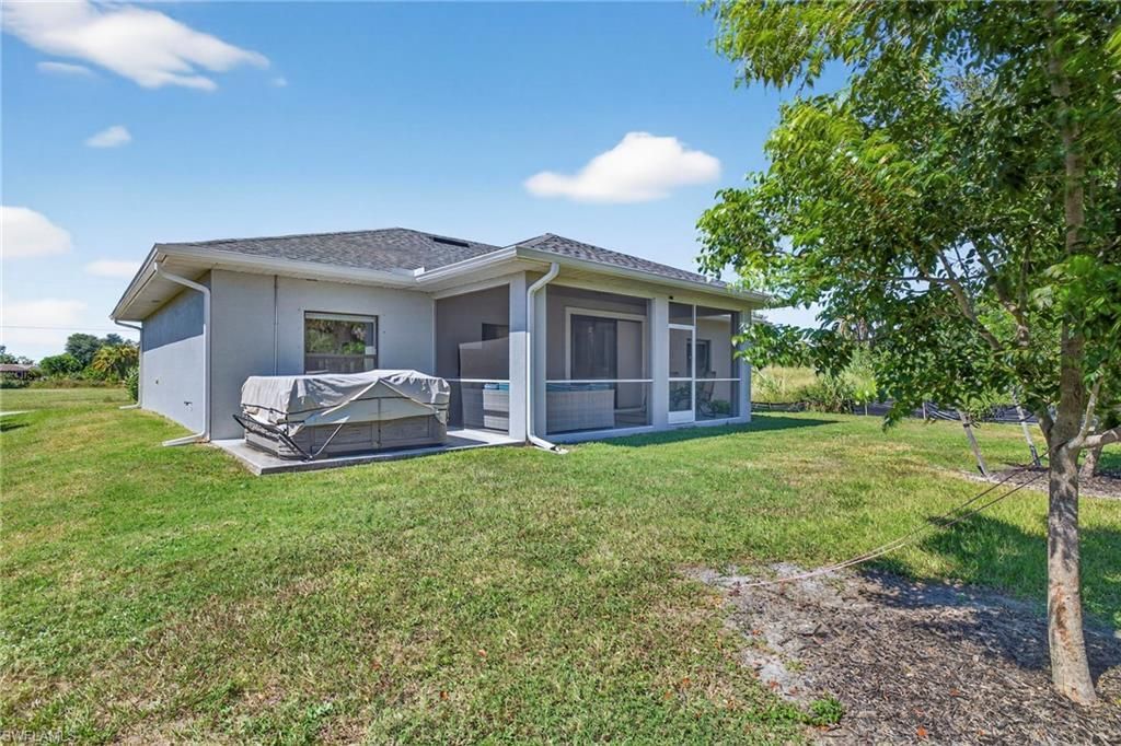 1823 NW 28th Pl, Cape Coral, FL 33993 Photo