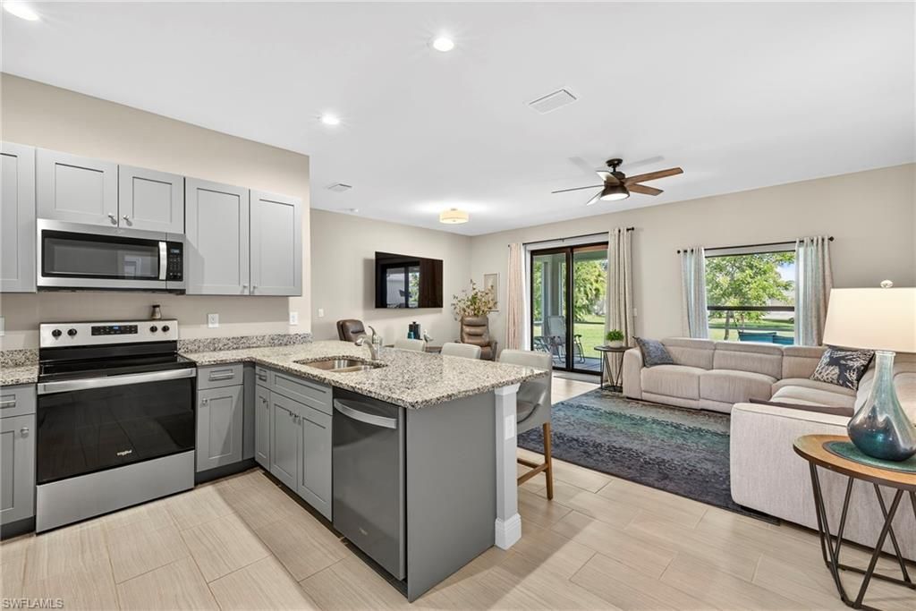 1823 NW 28th Pl, Cape Coral, FL 33993 Photo