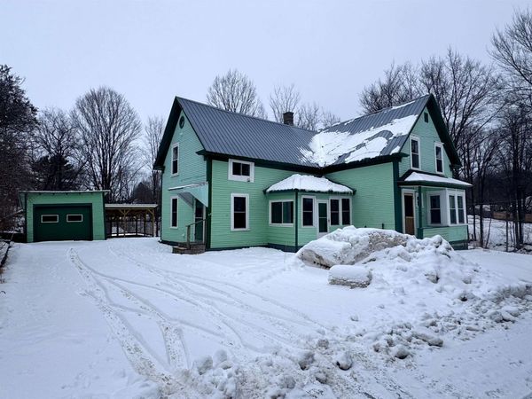 99 Northern Avenue, Newport City, VT 05855