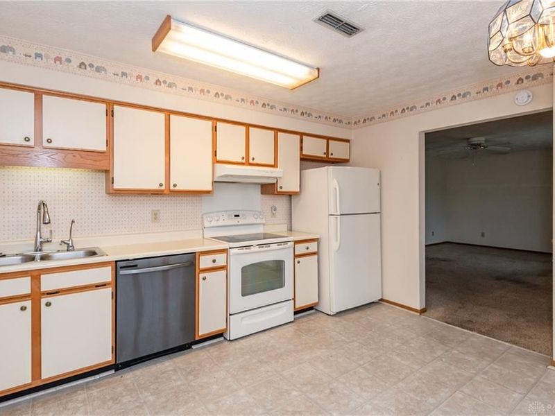 5907 Beech Court, Dayton, OH 45424 Photo 10