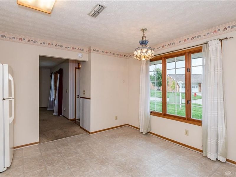 5907 Beech Court, Dayton, OH 45424 Photo 11