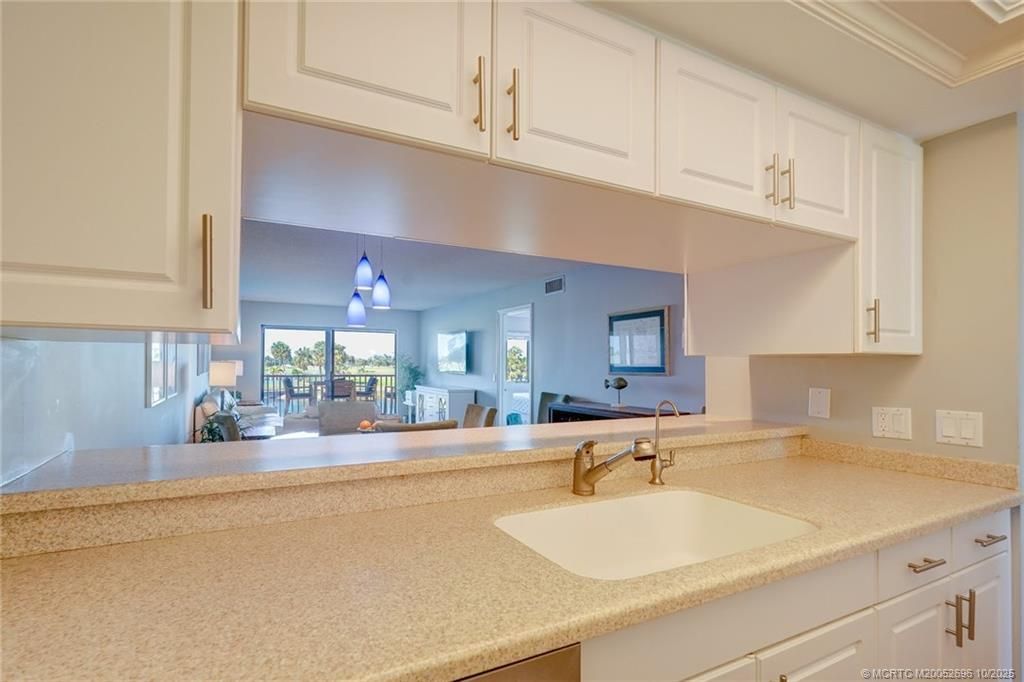 40 NE Plantation Road, Unit 203, Stuart, FL 34996 Photo