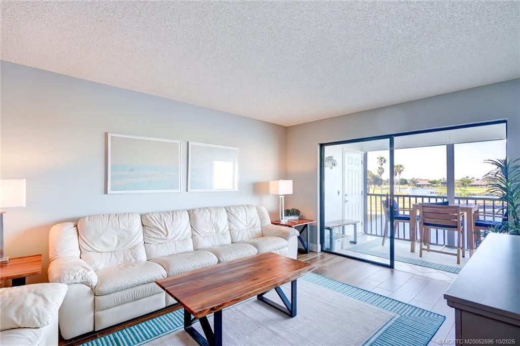 40 NE Plantation Road, Unit 203, Stuart, FL 34996 Photo