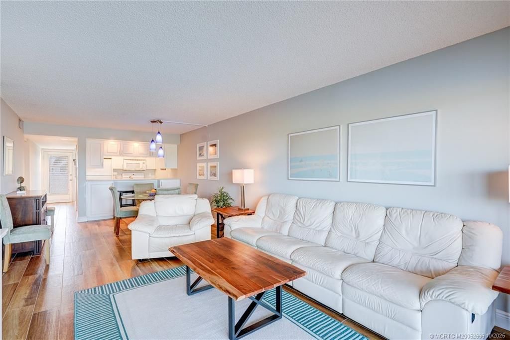 40 NE Plantation Road, Unit 203, Stuart, FL 34996 Photo