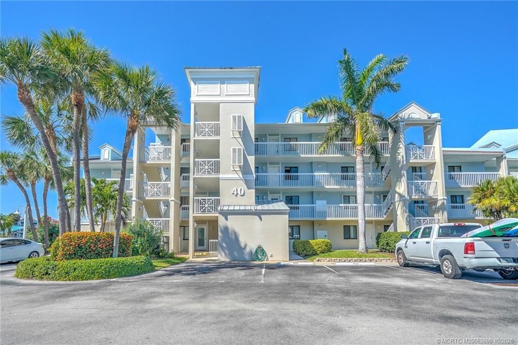 40 NE Plantation Road, Unit 203, Stuart, FL 34996 Photo