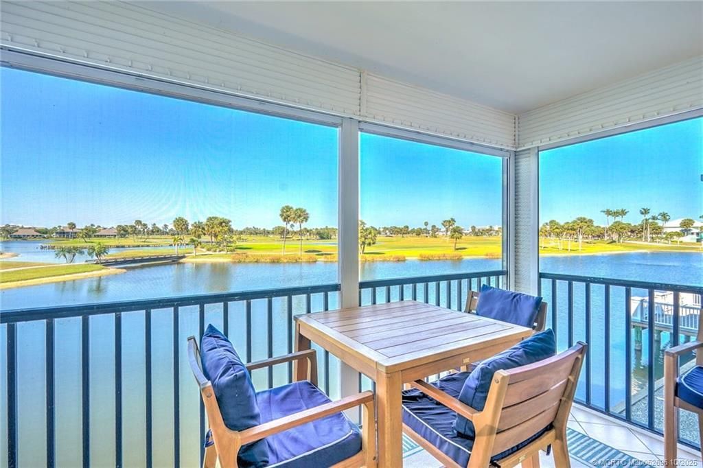 40 NE Plantation Road, Unit 203, Stuart, FL 34996 Photo