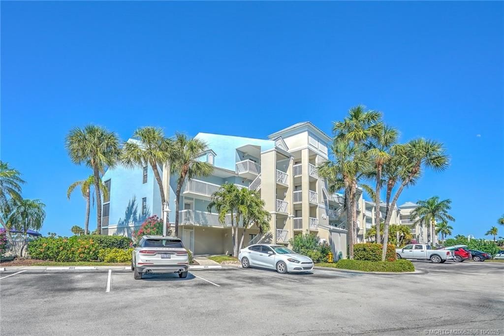 40 NE Plantation Road, Unit 203, Stuart, FL 34996 Photo