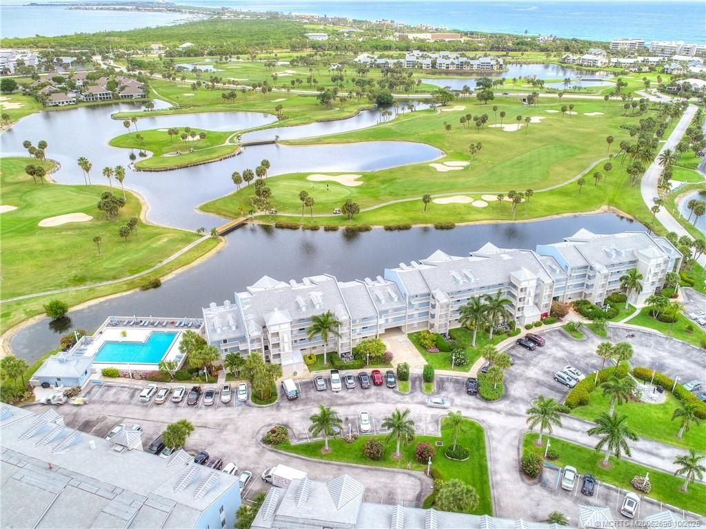 40 NE Plantation Road, Unit 203, Stuart, FL 34996 Photo