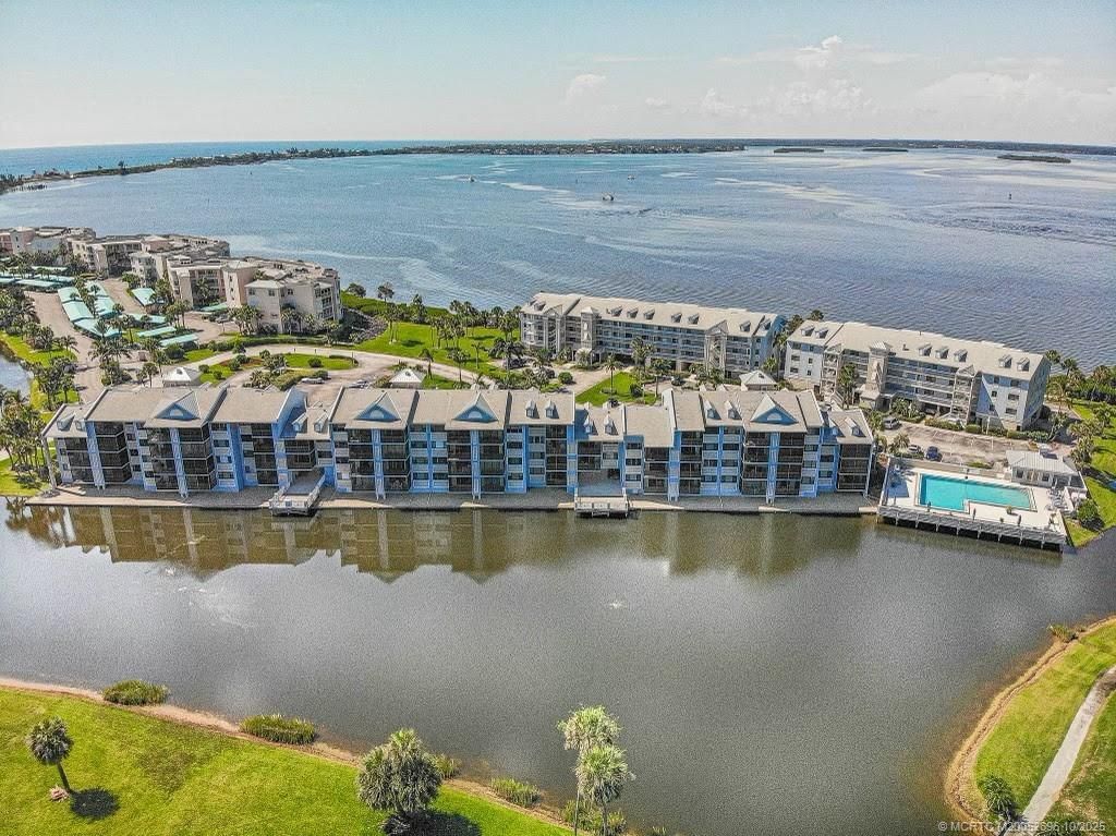 40 NE Plantation Road, Unit 203, Stuart, FL 34996 Photo