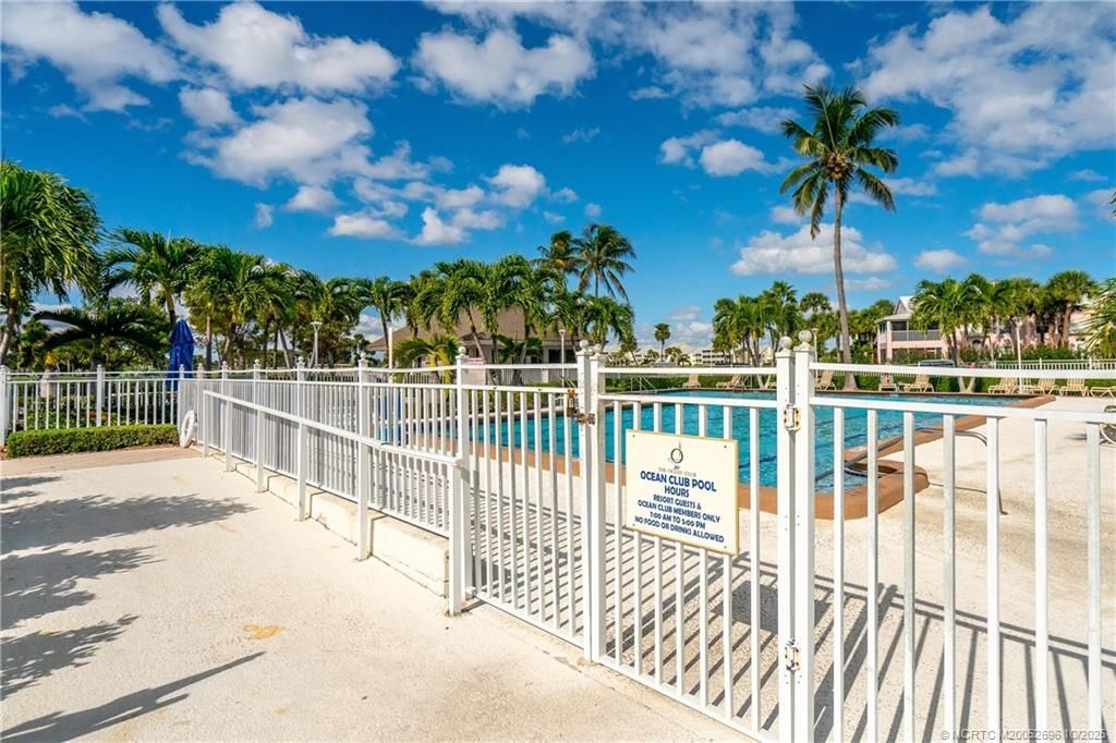 40 NE Plantation Road, Unit 203, Stuart, FL 34996 Photo