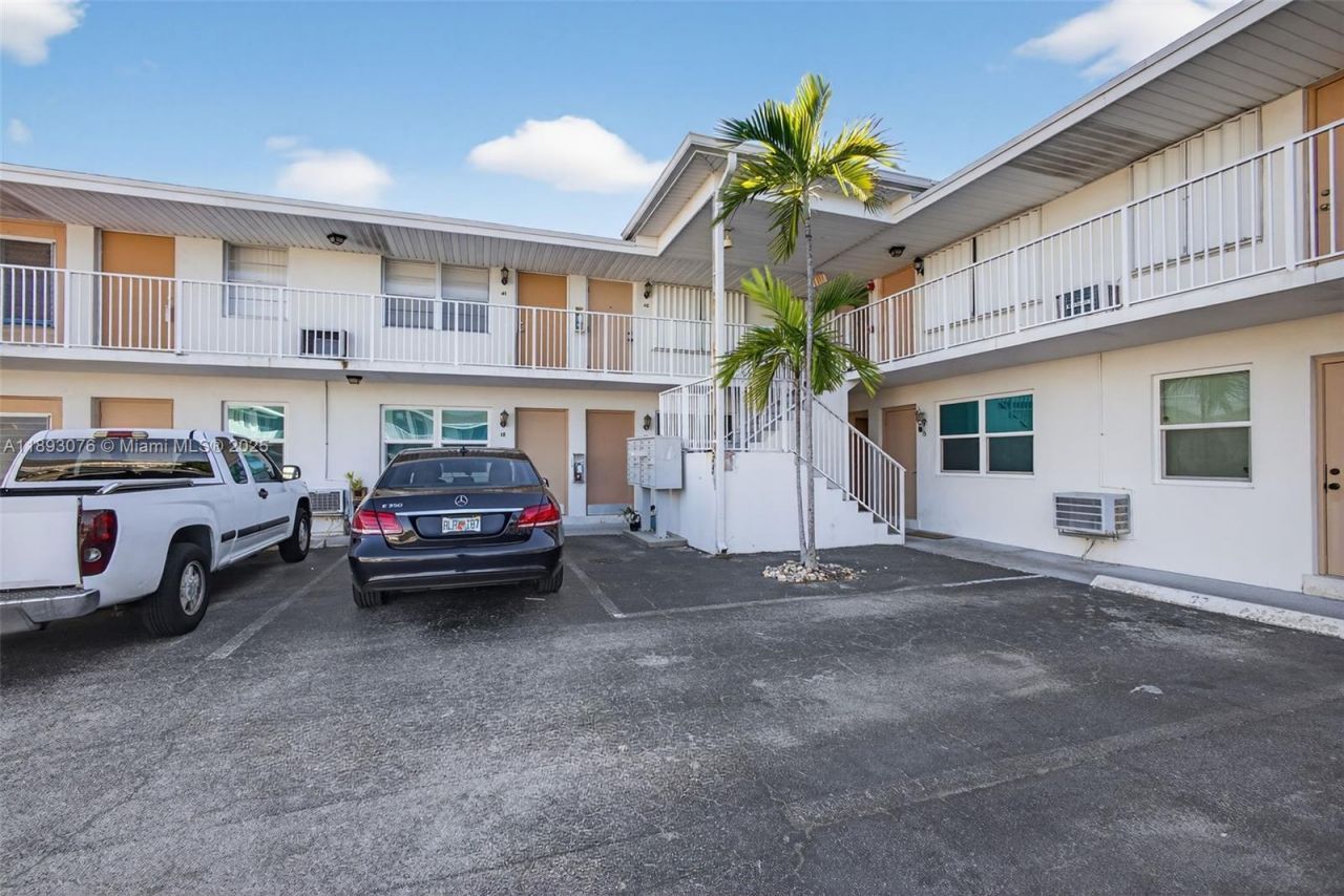 810 Lake Shore Dr, Unit 40, Lake Park, FL 33403 Photo