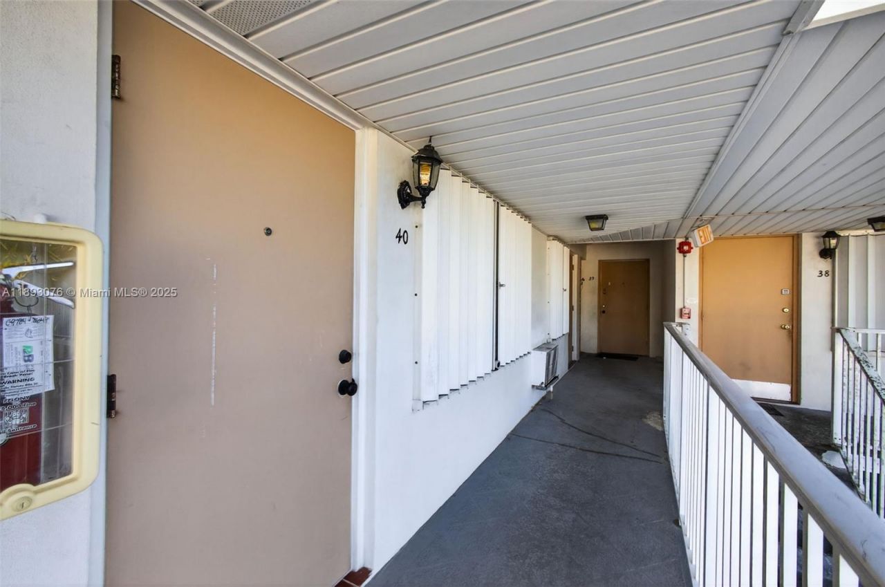 810 Lake Shore Dr, Unit 40, Lake Park, FL 33403 Photo