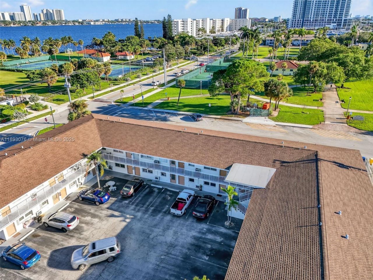 810 Lake Shore Dr, Unit 40, Lake Park, FL 33403 Photo