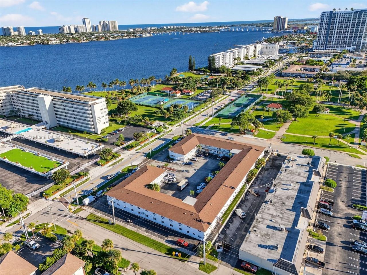 810 Lake Shore Dr, Unit 40, Lake Park, FL 33403 Photo