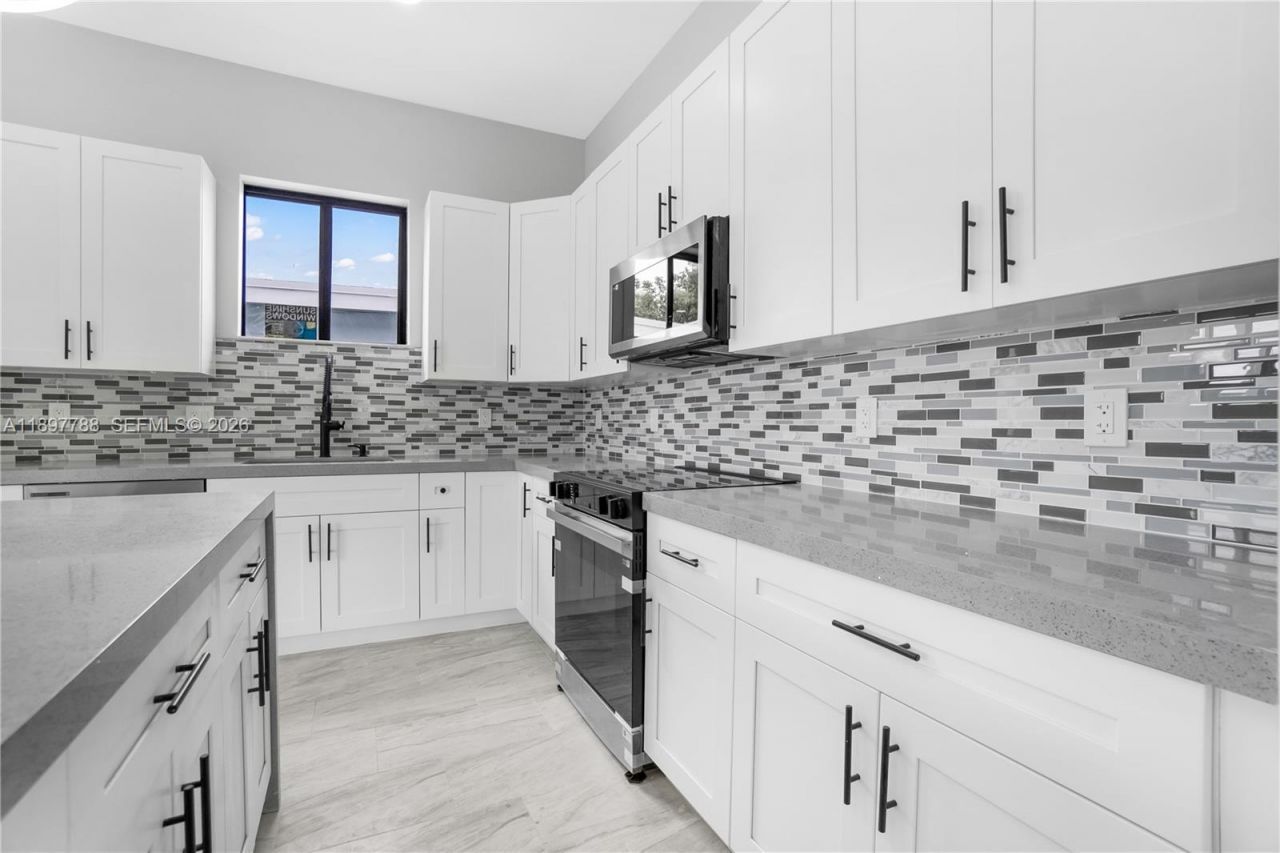 5370 Plunkett St, Hollywood, FL 33021 Photo