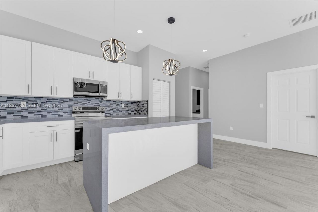 5270 Plunkett St, Hollywood, FL 33021 Photo