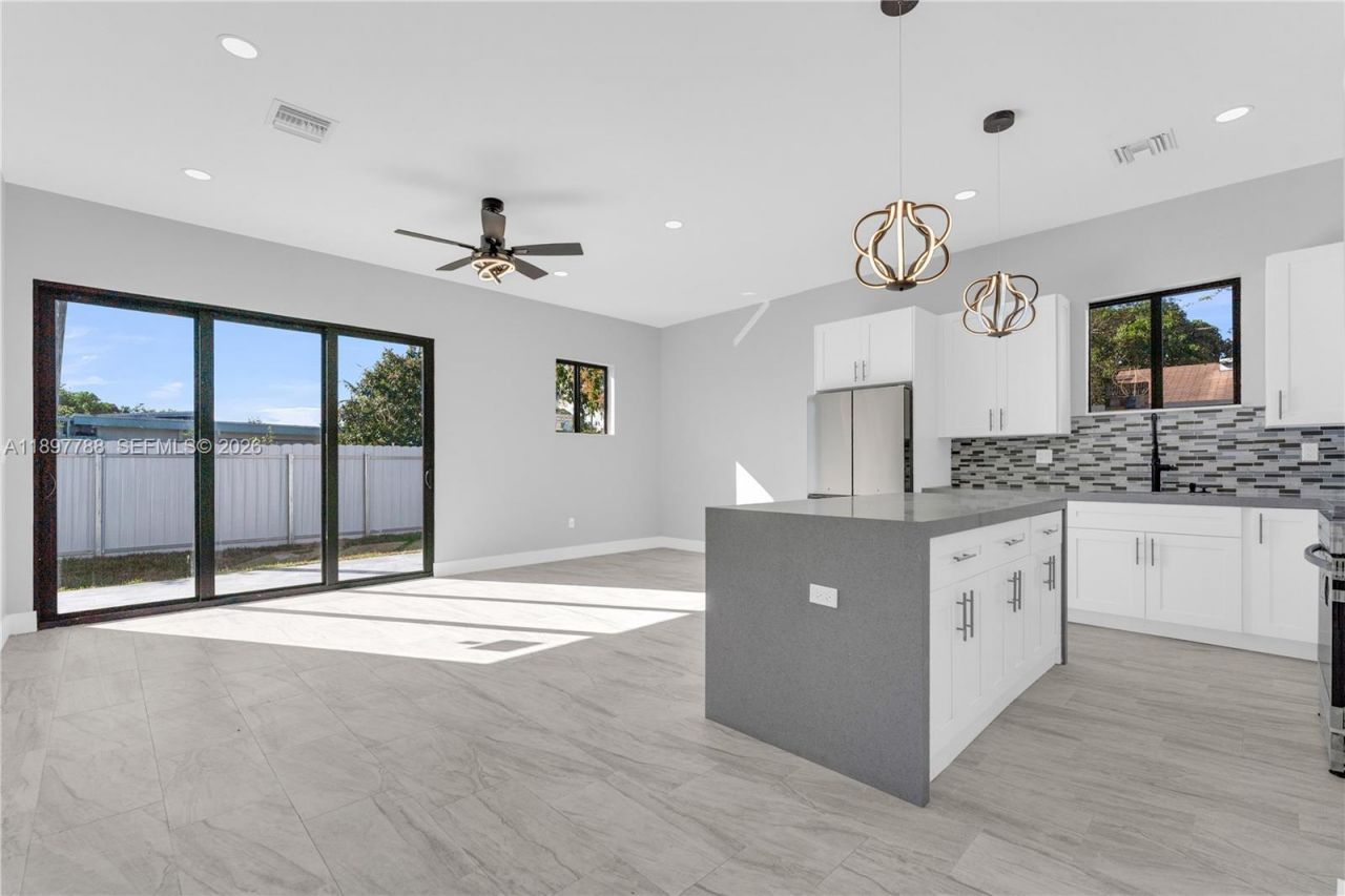 5270 Plunkett St, Hollywood, FL 33021 Photo