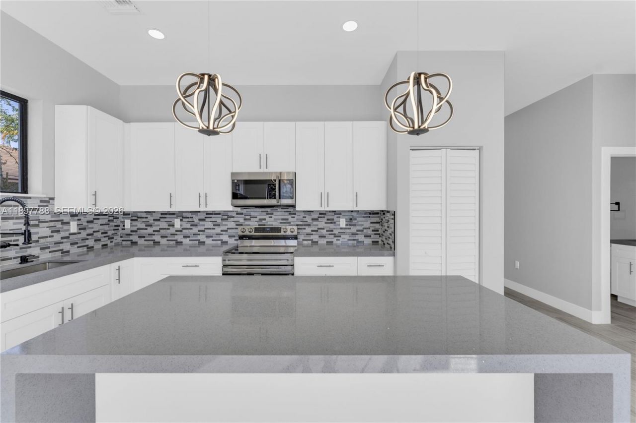 5270 Plunkett St, Hollywood, FL 33021 Photo