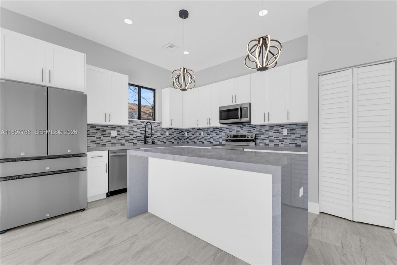 5270 Plunkett St, Hollywood, FL 33021 Photo