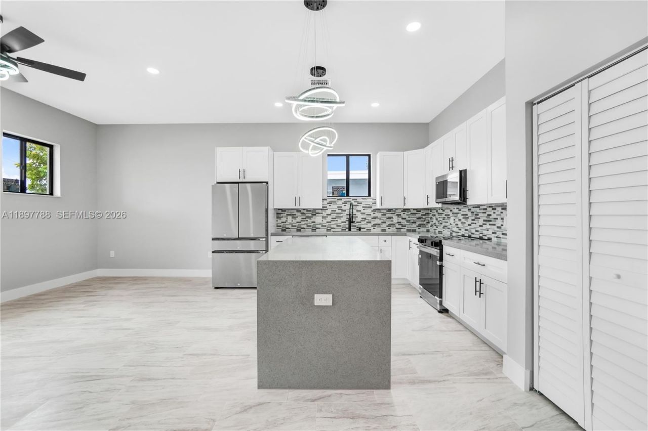 5370 Plunkett St, Hollywood, FL 33021 Photo