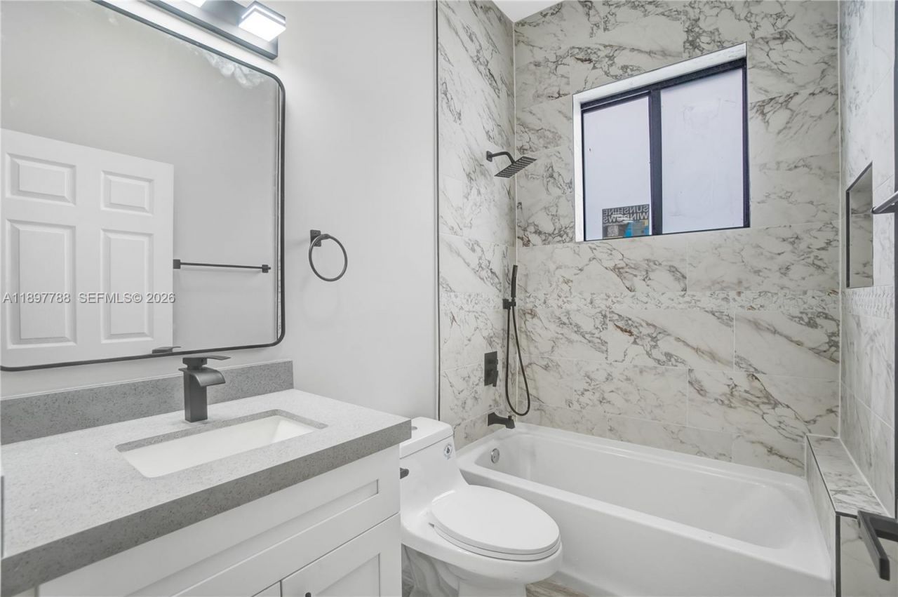 5370 Plunkett St, Hollywood, FL 33021 Photo