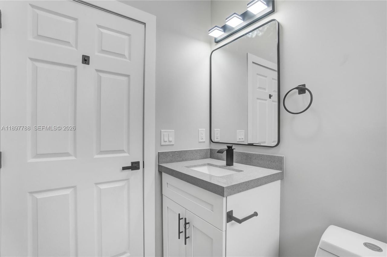 5370 Plunkett St, Hollywood, FL 33021 Photo