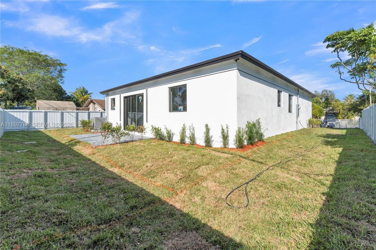 5270 Plunkett St, Hollywood, FL 33021 Photo