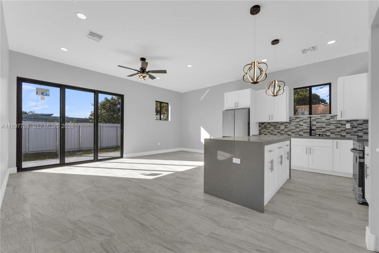 5270 Plunkett St, Hollywood, FL 33021 Photo