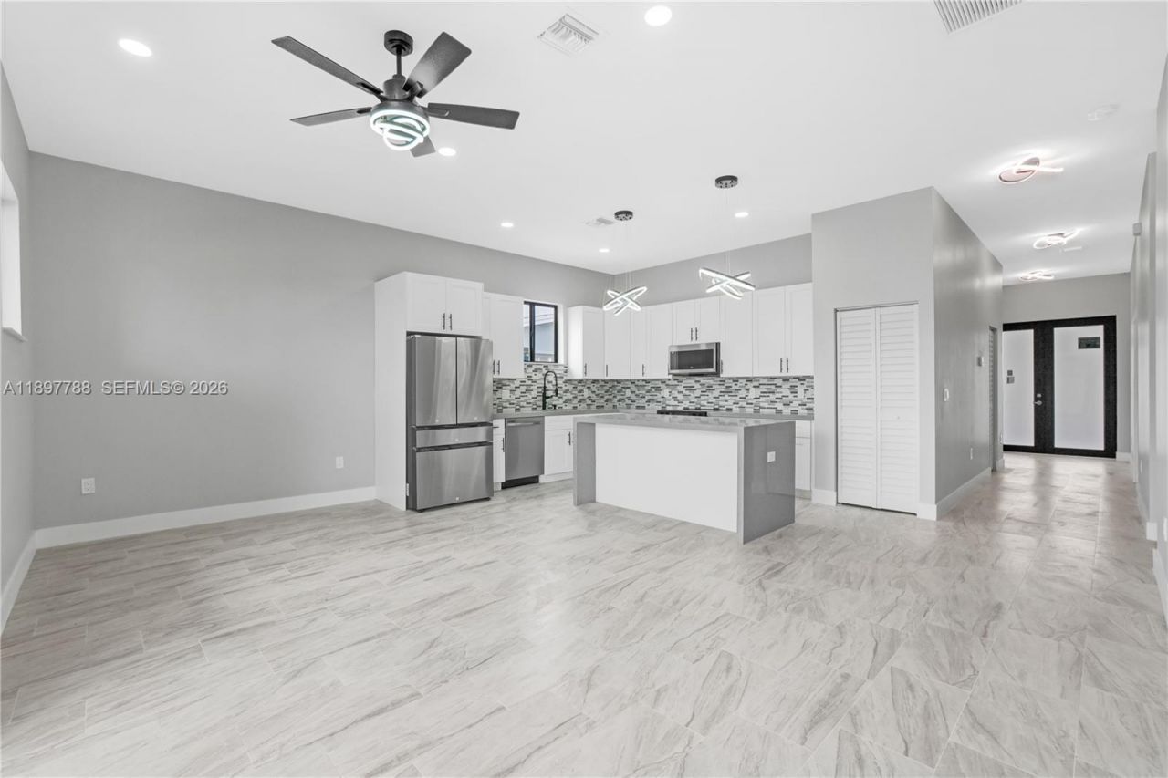 5370 Plunkett St, Hollywood, FL 33021 Photo