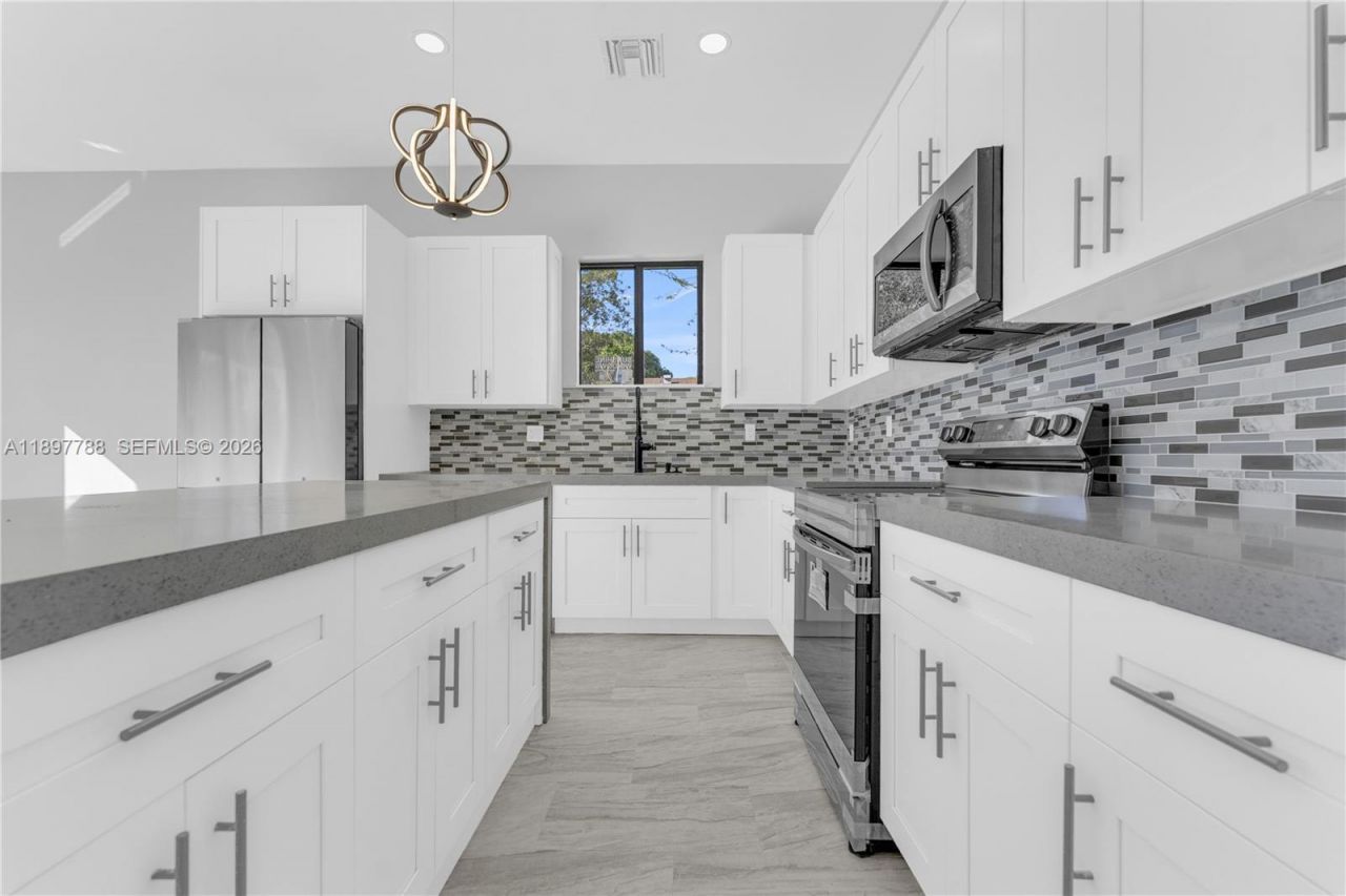 5270 Plunkett St, Hollywood, FL 33021 Photo