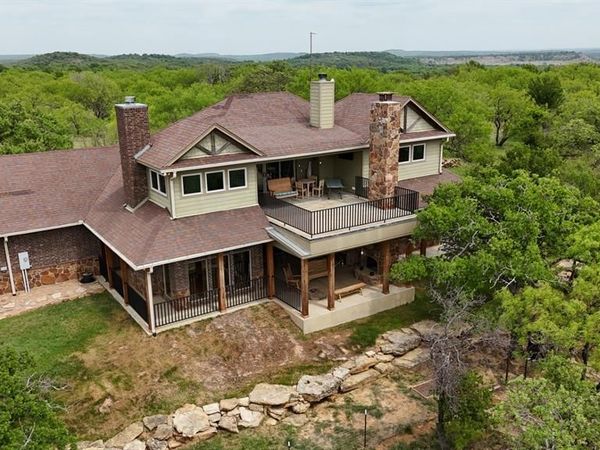 735 Gresham Lane, Jacksboro, TX 76458