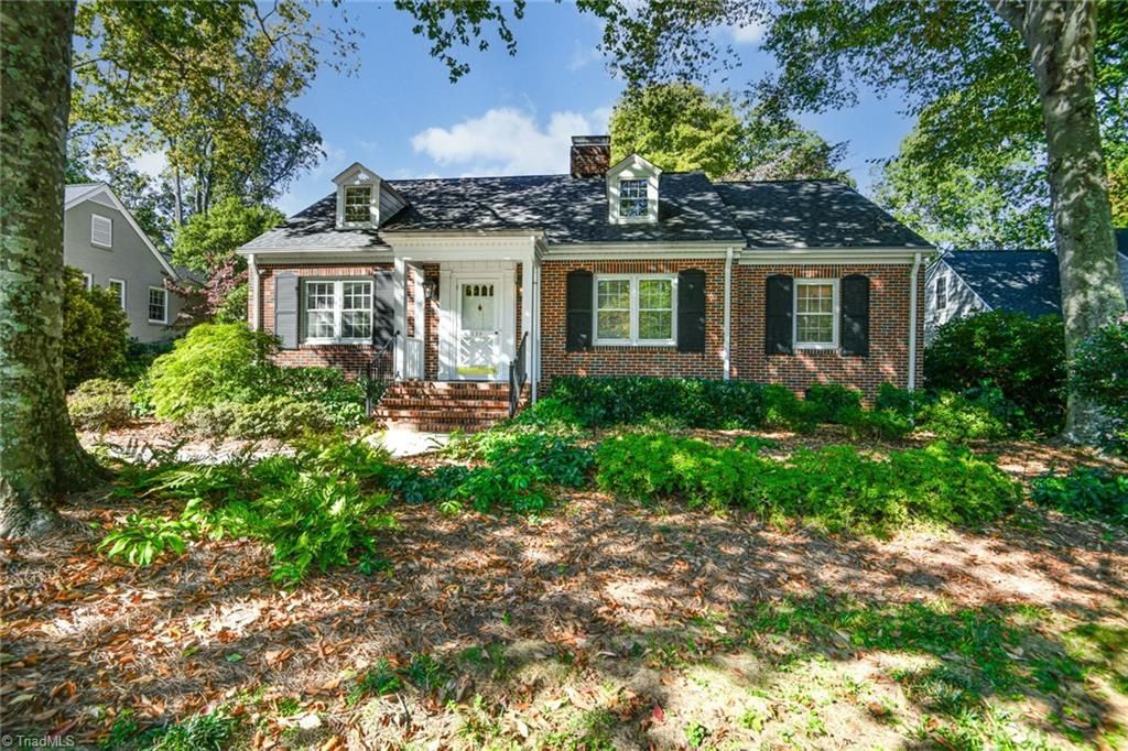 223 E Avondale Drive, Greensboro, NC 27403 Main Photo