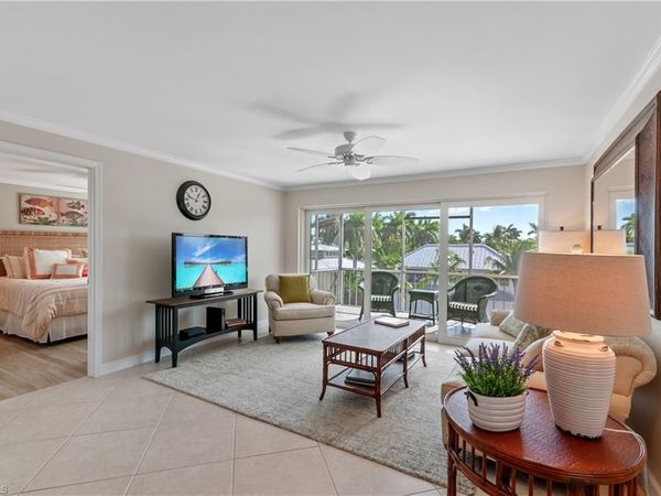 534 12th AVE S, Unit 534, NAPLES, FL 34102