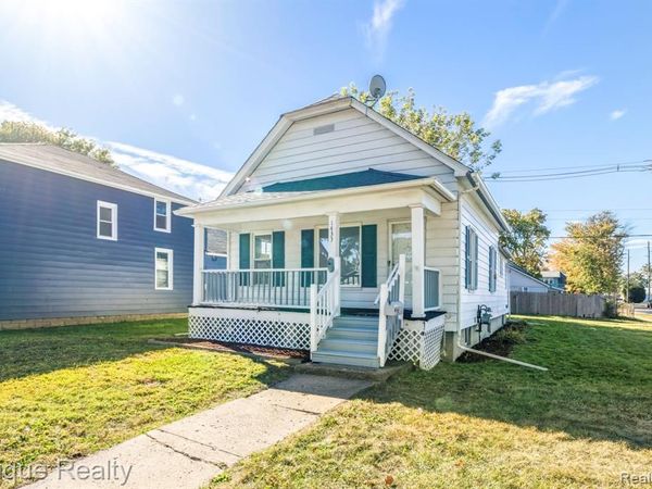 1433 Poplar Street, Port Huron, MI 48060