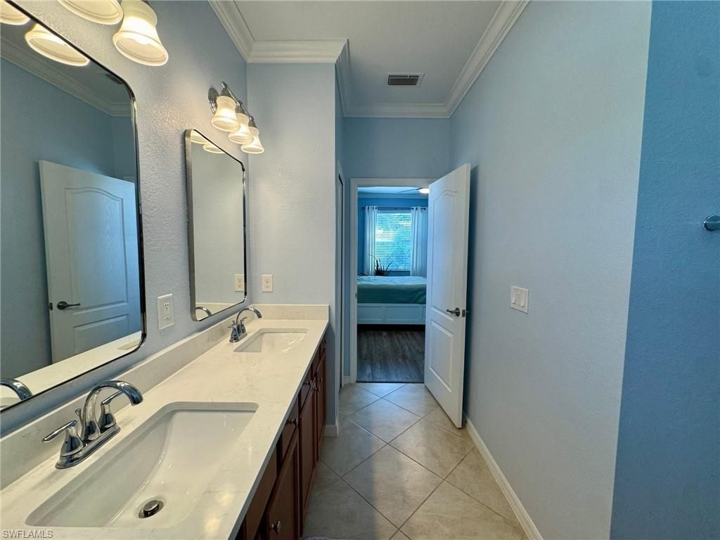 2536 Laurentina Ln, Cape Coral, FL 33909 Photo