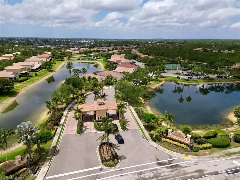 2536 Laurentina Ln, Cape Coral, FL 33909 Photo