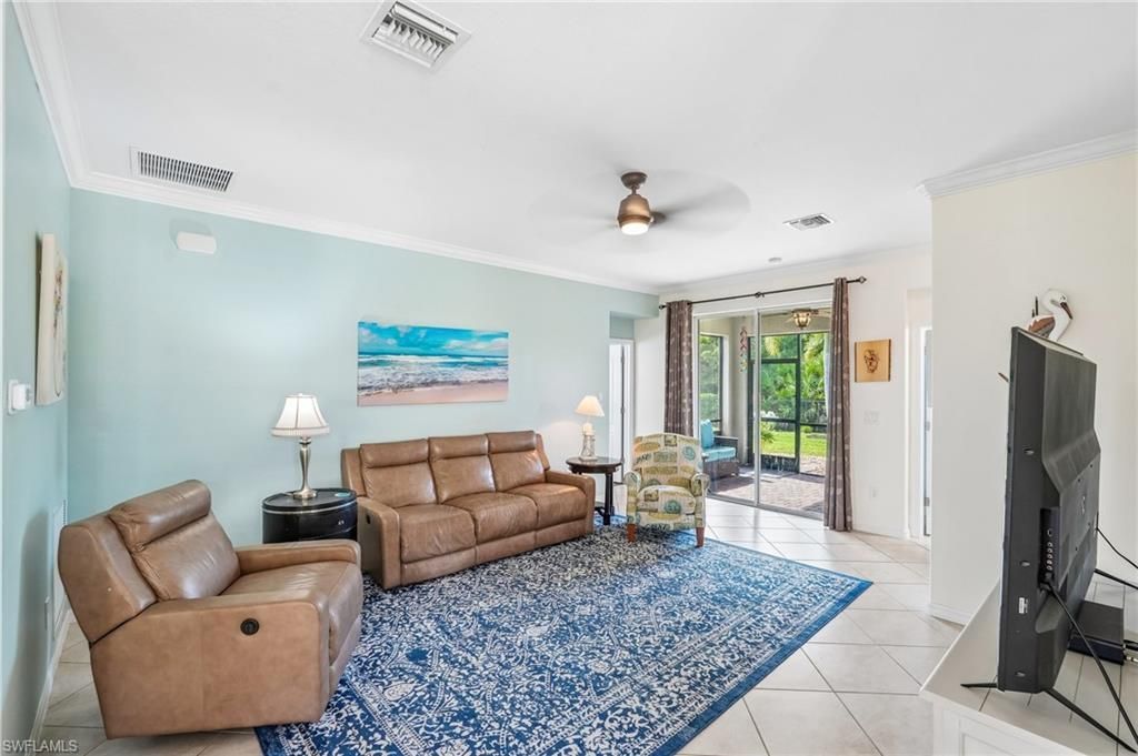 2536 Laurentina Ln, Cape Coral, FL 33909 Photo