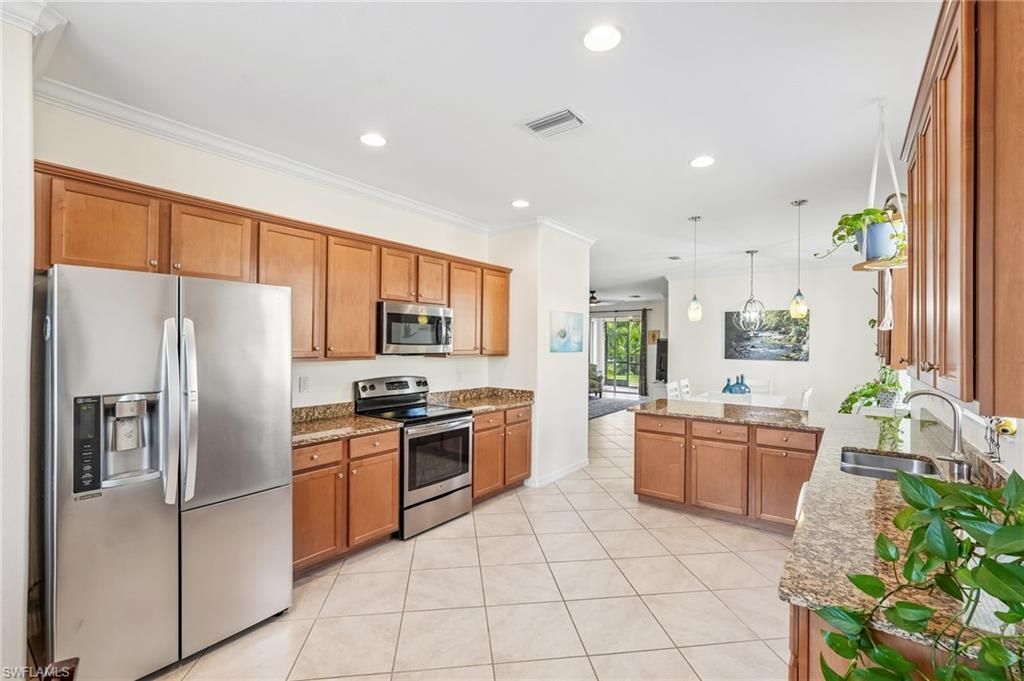 2536 Laurentina Ln, Cape Coral, FL 33909 Photo