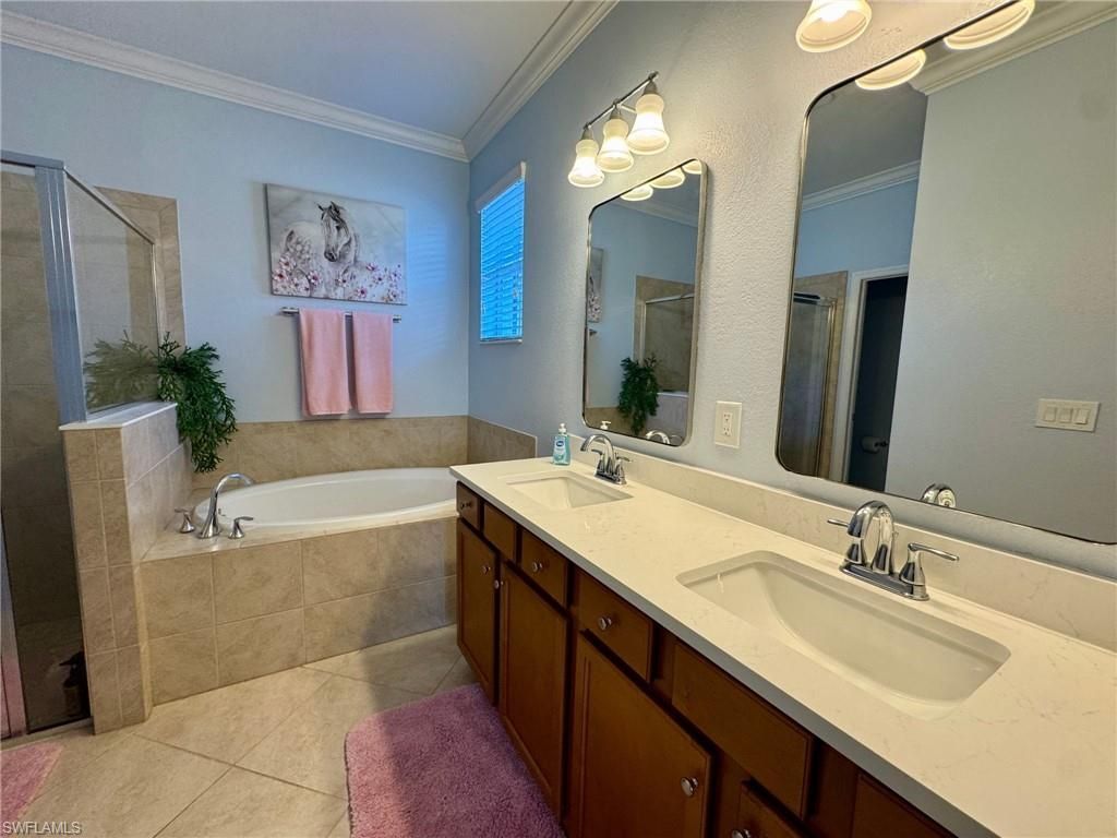 2536 Laurentina Ln, Cape Coral, FL 33909 Photo