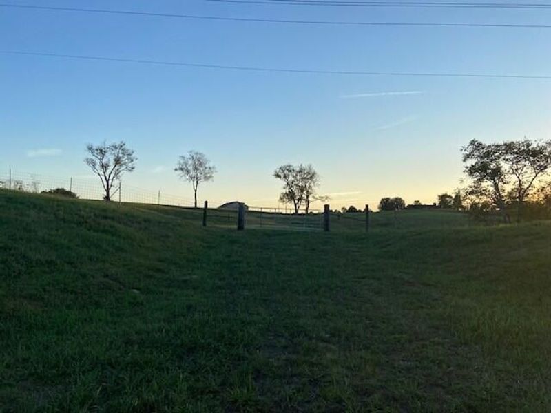 735 E Maple Leaf Drive, Maysville, KY 41056 Photo 2