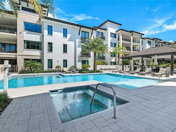 1130 3rd AVE S, Unit 215, NAPLES, FL 34102