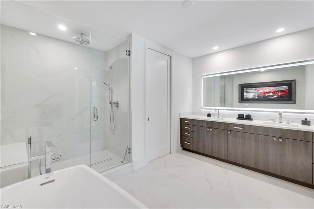 1130 3rd Ave S, Unit 215, Naples, FL 34102 Photo