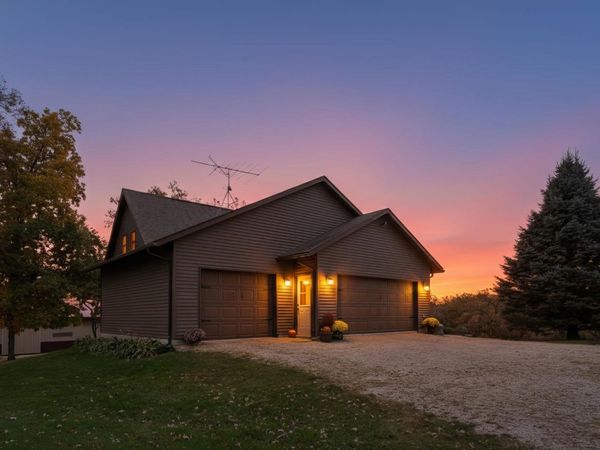 4800 Cub Hollow Rd, Gratiot, WI 53541