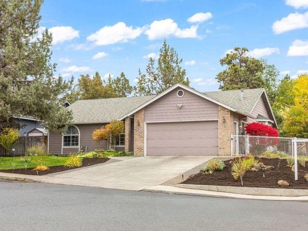 2987 NE Oakley Court, Bend, OR 97701